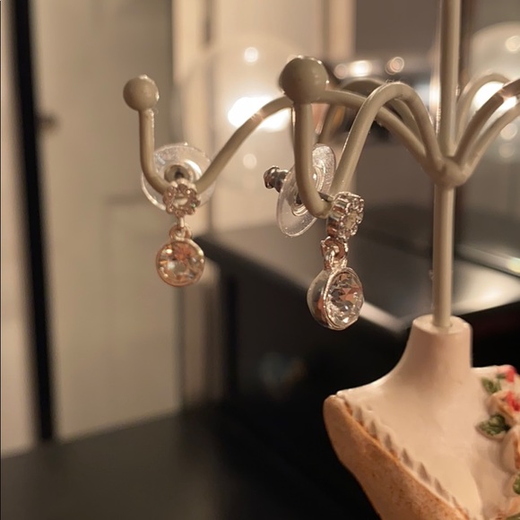 Gloria vanderbilt crystal from swarovski earrings - Picture 2 of 4